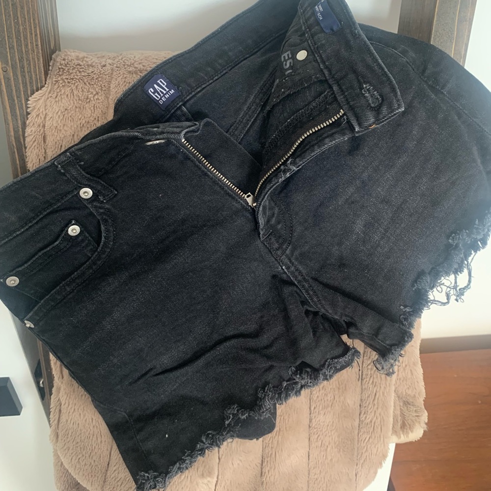 Black distressed jean shorts